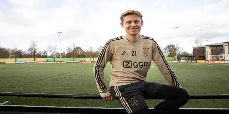 danh-hieu-cua-cau-thu-frenkie-de-jong-dat-duoc